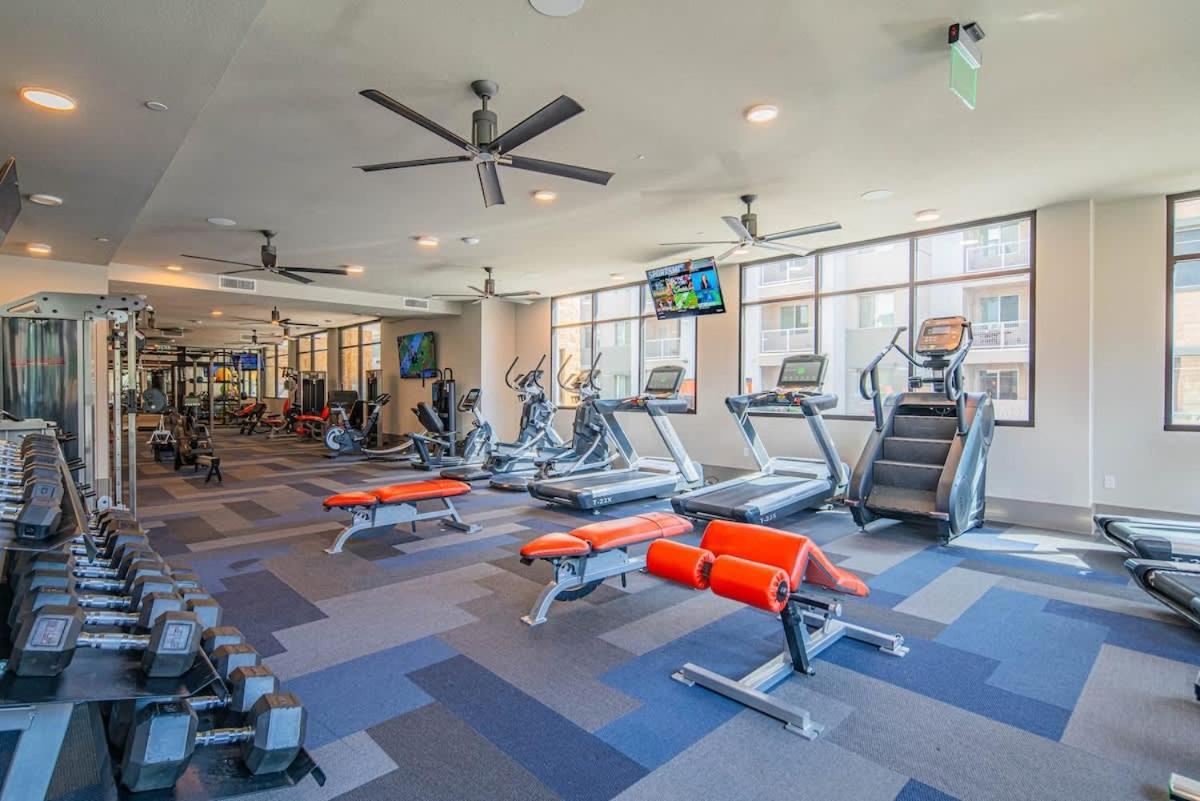 Cozy 1br Kierland Commons, Tpc Golf, Pool, Gym, W-d Apartment *