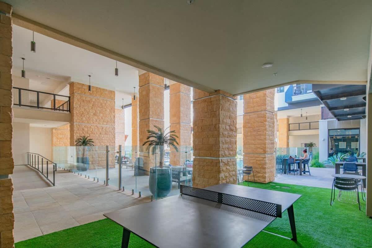 Cozy 1br Kierland Commons, Tpc Golf, Pool, Gym, W-d *