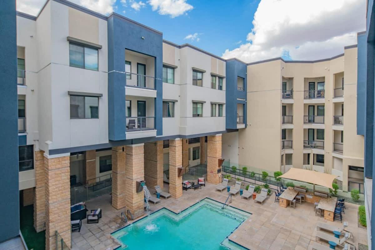 Cozy 1br Kierland Commons, Tpc Golf, Pool, Gym, W-d Apartment