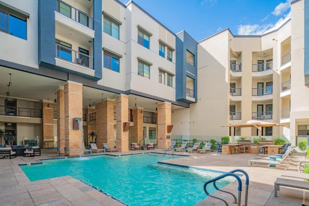 Cozy 1br Kierland Commons, Tpc Golf, Pool, Gym, W-d